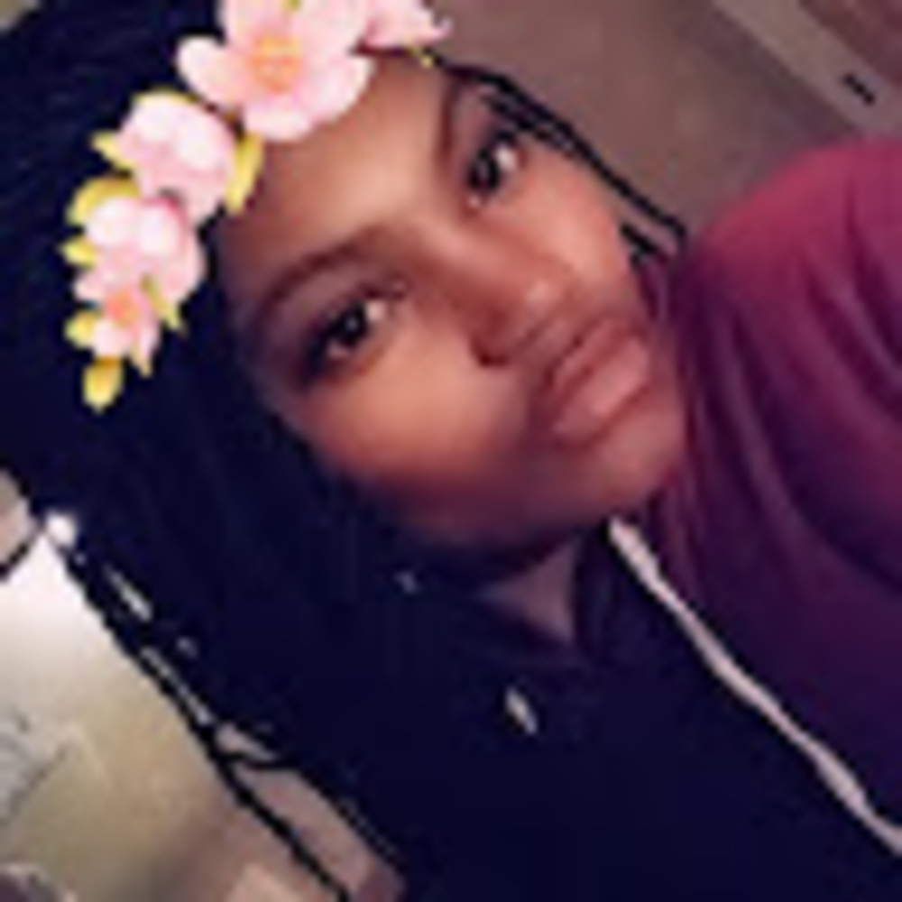 Meet your Posher, Nia